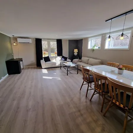 Spacious 2-bedroom Near Nord - Free Parking Bodø